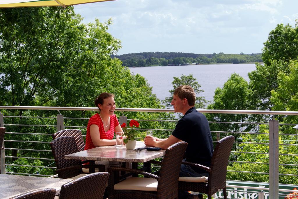Camping-Und Ferienpark Havelberge Gross Quassow الغرفة الصورة
